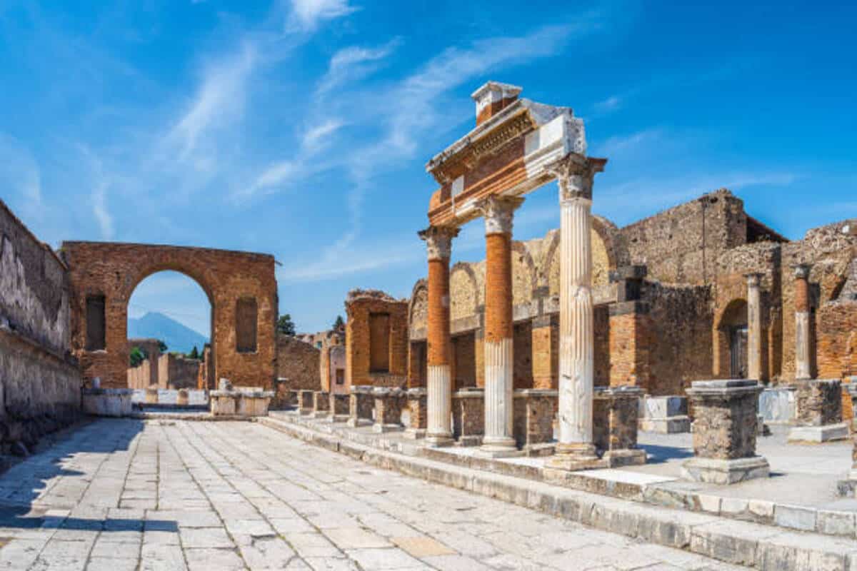 Discover Southern Italy: Naples, Pompeii, and the Amalfi Coast Thriving Amid Travel Surge