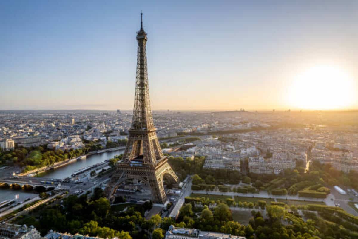 Emergency Closures at Paris Landmarks: Navigating the Heatwave as the Eiffel Tower, Louvre Museum, and Musée d’Orsay Adapt for Safety